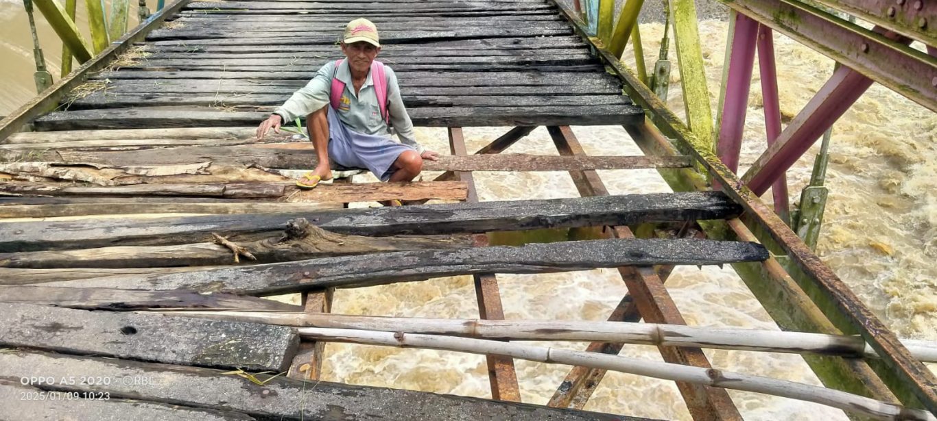 SUNGGUH MIRIS JEMBATAN HATTA BPJIL -0ECF DI WAYNGISON PAGELARAN, PRINGSEWU RUSAK PARAH & BLM MENDAPATKAN SENTUHAN DARI PEMERINTAH