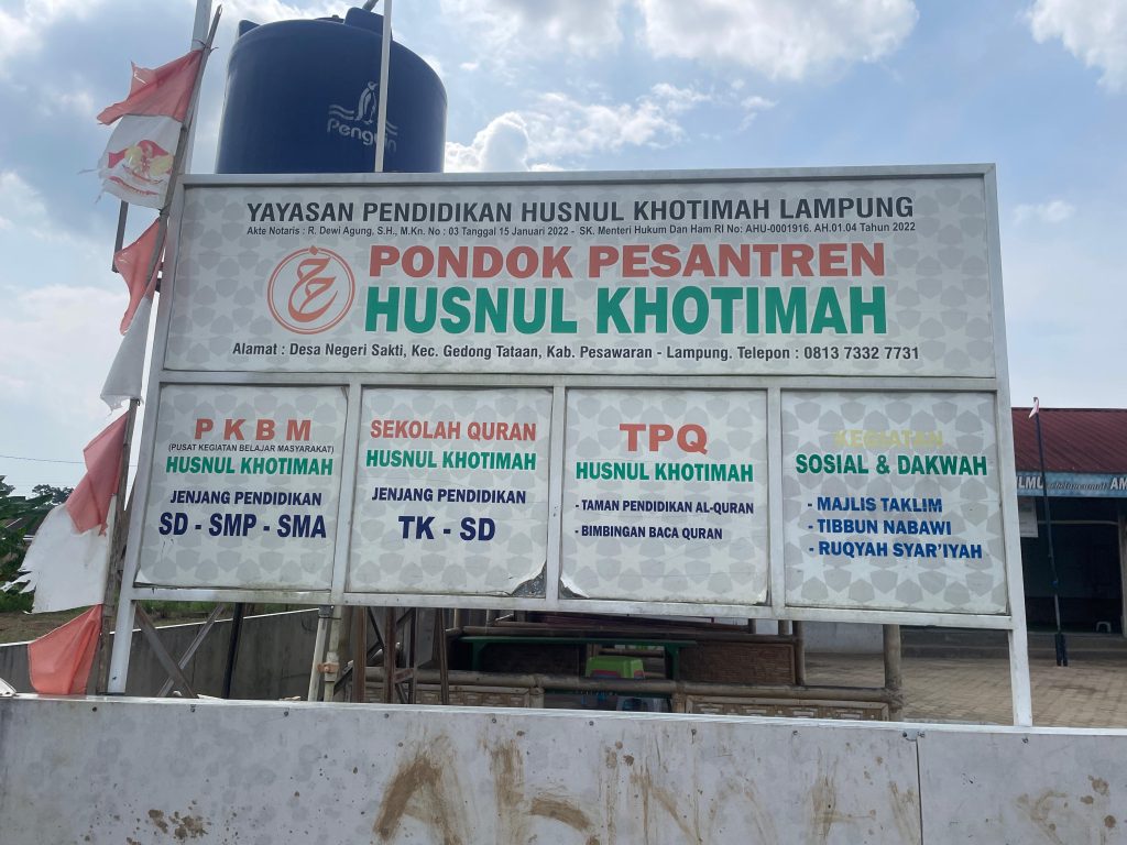 PKBM Husnul Khotimah: Ratusan Siswa Belajar di Gubuk Bambu, Tarif SPP Ratusan Ribu Dipertanyakan..?!  